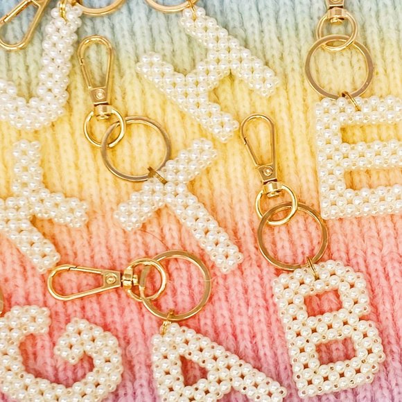 Hand Knitted Retro Pearl Initial Key Chain - Picture 1 of 16